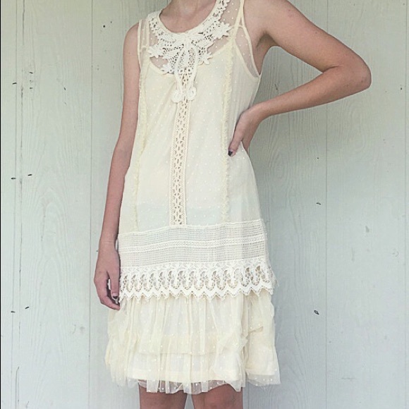 STILL AVAILABLE!💥Genuinely Genteel Lace Dre… - Picture 1 of 6